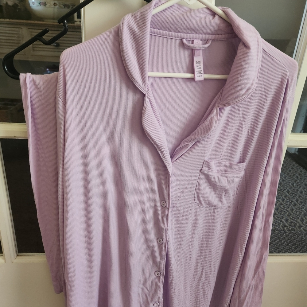 Skims large pink pajama set